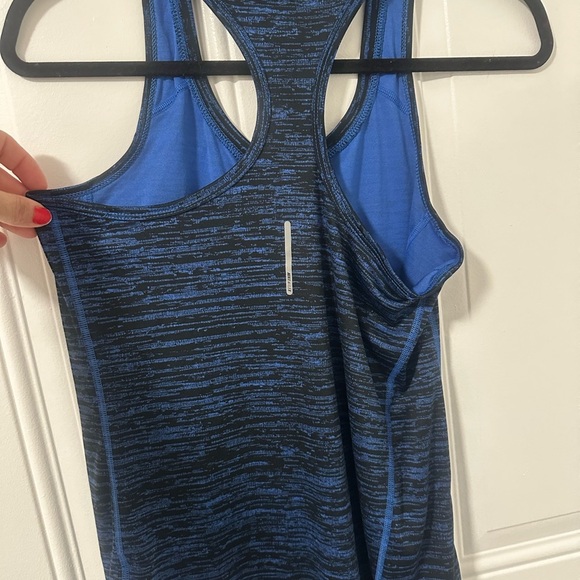Nike Blue Dry Fit  Women’s activewear racerback tank‎ size Small - Picture 3 of 12
